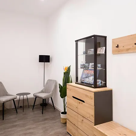 Zentrale Max 10 Erwachsene Fuer Freunde & Familie
