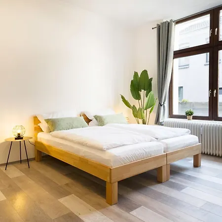 Апартаменты Ideal Fuer Familien & Business - 3 Sz - Zentral - Naehe Koeln & Dus - 240 Cm Esstisch