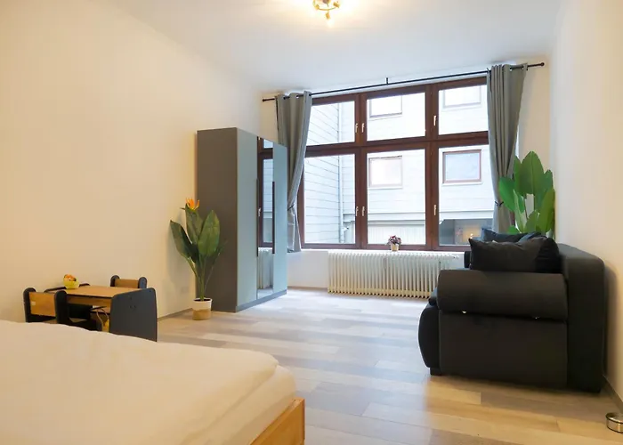 Ideal Fuer Familien & Business - 3 Sz - Zentral - Naehe Koeln & Dus - 240 Cm Esstisch * Βούρπεταλ